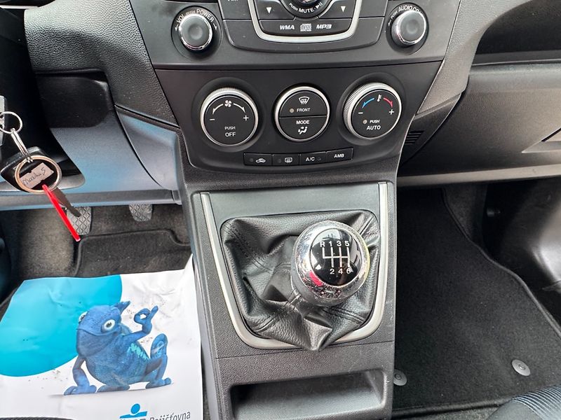 Mazda 5 (2012) 1.6 MZR-CD, 7míst - fotka 21 z 36