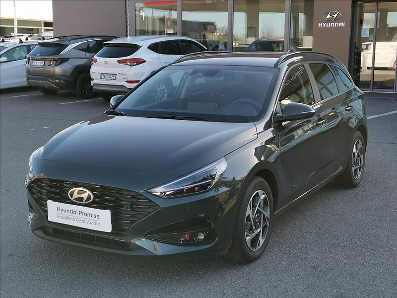Hyundai i30 1,6 T-GDI WG DCT STYLE SAFETY - fotka 2 z 17