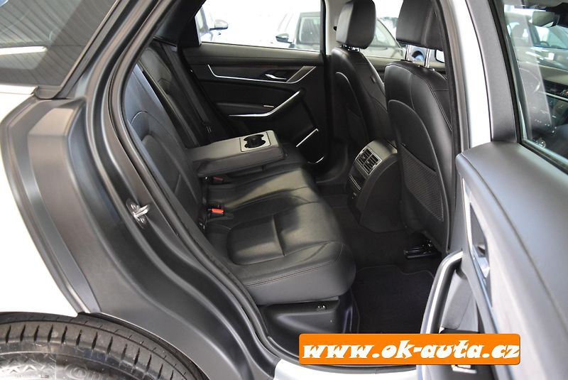 Jaguar F-Pace 2.0 D AWD S 83 000 KM 2021 - fotka 17 z 65