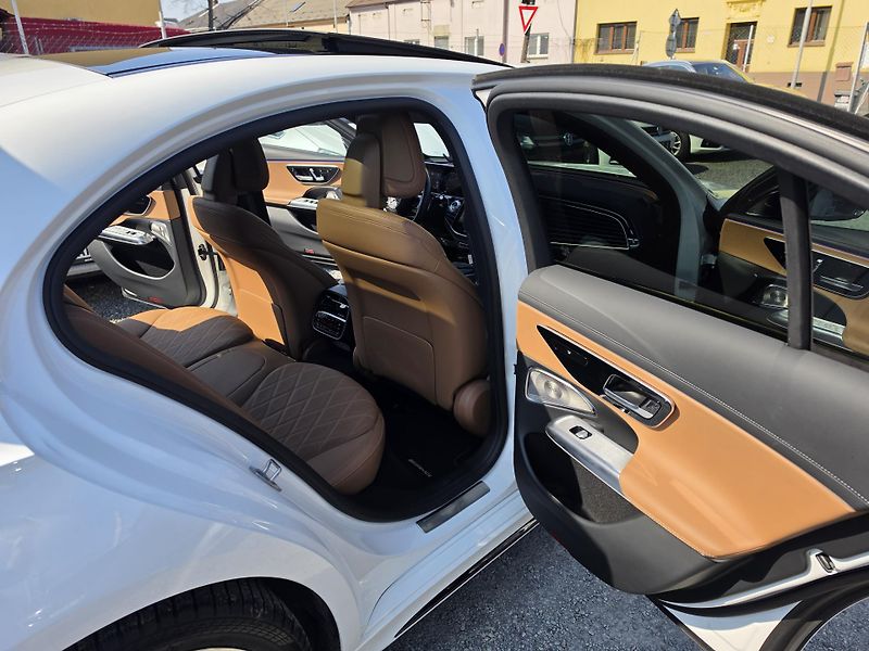 Mercedes-Benz Třídy E 220CDI AMG Nappa Burmester 4D - fotka 7 z 21