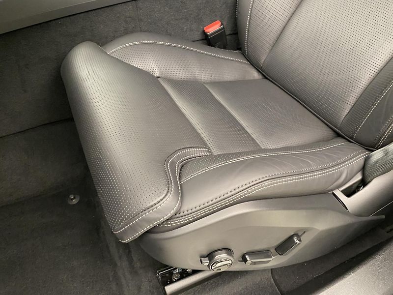 Volvo XC60 T8 AWD RECHARGE BLACK EDITION - fotka 25 z 64