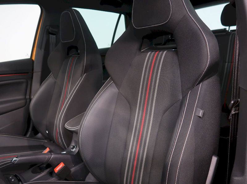 Škoda Kamiq (2025) MONTE CARLO 1.0TSI 85KW PANORA - fotka 14 z 40