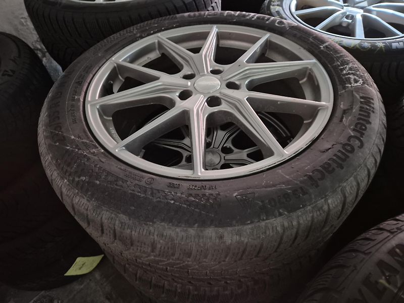 Škoda Enyaq 150kw, iV80 19ALU TZ SOH 92% - fotka 45 z 48