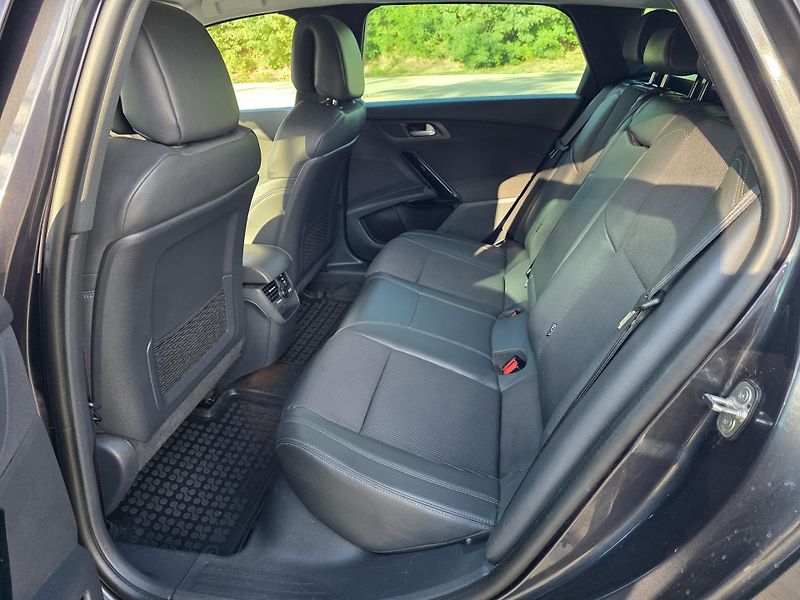 Peugeot 508 (2016) Peugeot 508 SW 2.0 HDi 110 kW  - fotka 8 z 27