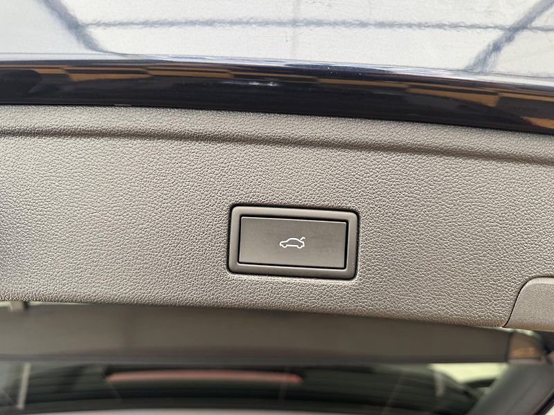 Volkswagen Touareg 3.0Tdi*1MAJ*DPH*LED*VZDUCH* - fotka 15 z 41
