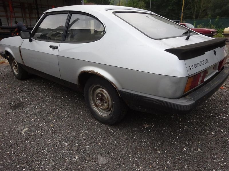 Ford Capri (1982) Capri 2.0 - fotka 17 z 17