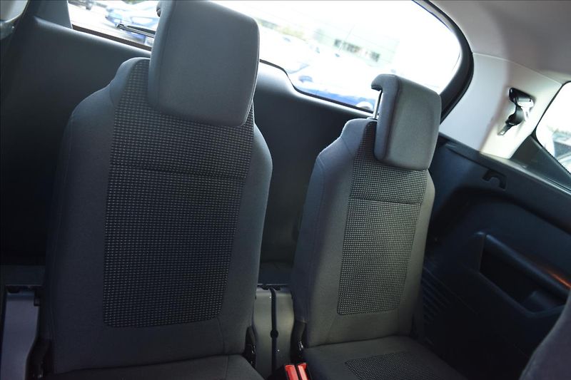 Peugeot 5008 1,6 HDI 88KW AUTOMAT 7MÍST TOP - fotka 22 z 46