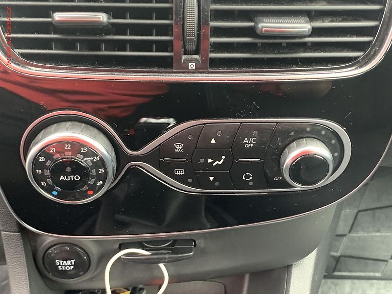 Renault Clio (2019) 0.9TCe, AC, výhřev sed - fotka 16 z 22