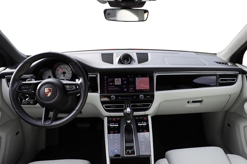 Porsche Macan (2023) - fotka 15 z 25