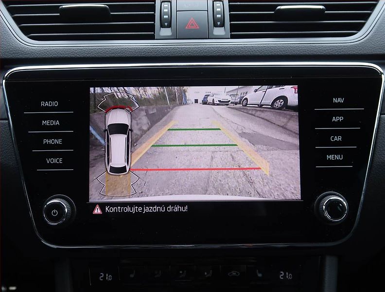 Škoda Superb (2021) Sportline 2.0 TDI - fotka 19 z 20