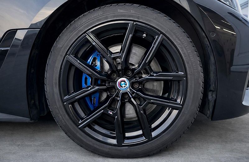 BMW Řada 4 M440i xDrive GranCoupé - fotka 30 z 30