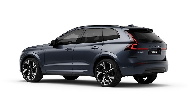 Volvo XC60 (2026) T8 ULTRA - fotka 5 z 13