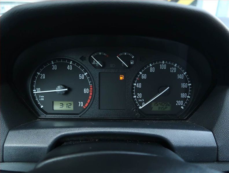 Škoda Fabia (2003) 1.2 12V, nová STK, udržované - fotka 11 z 14