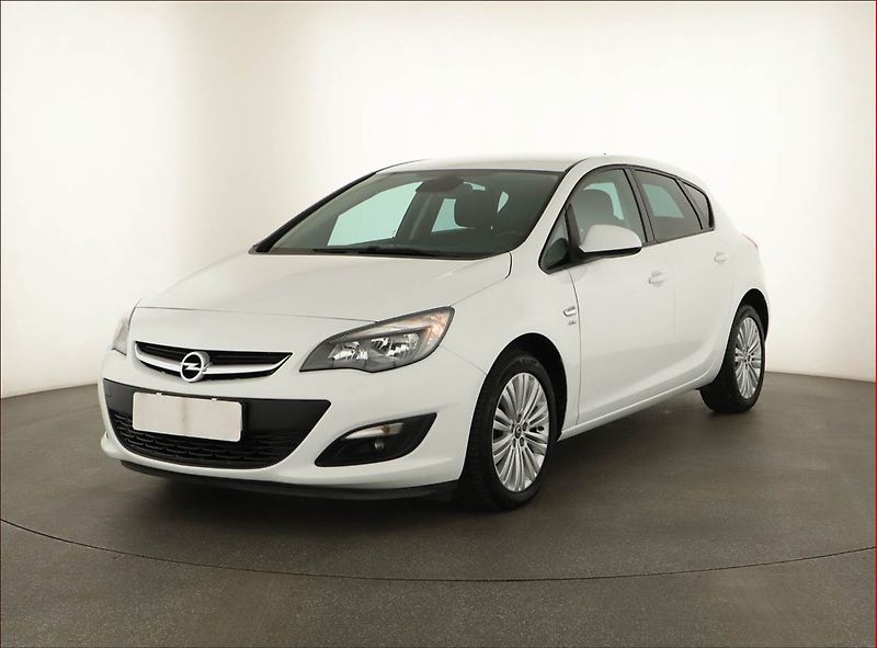 Opel Astra (2014) 1.4 T, Serv.kniha, Tempomat - fotka 2 z 13