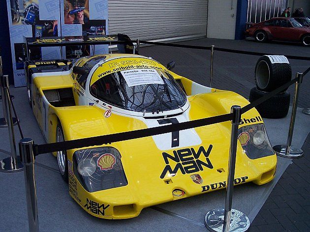 Vůz Porsche 956, se kterým Pescarolo vyhrál spolu s Klausem Ludwigem 24 hodin Le Mans v roce 1984., zdroj: Wikimedia Commons, Stahlkocher, CC BY-SA 3.0