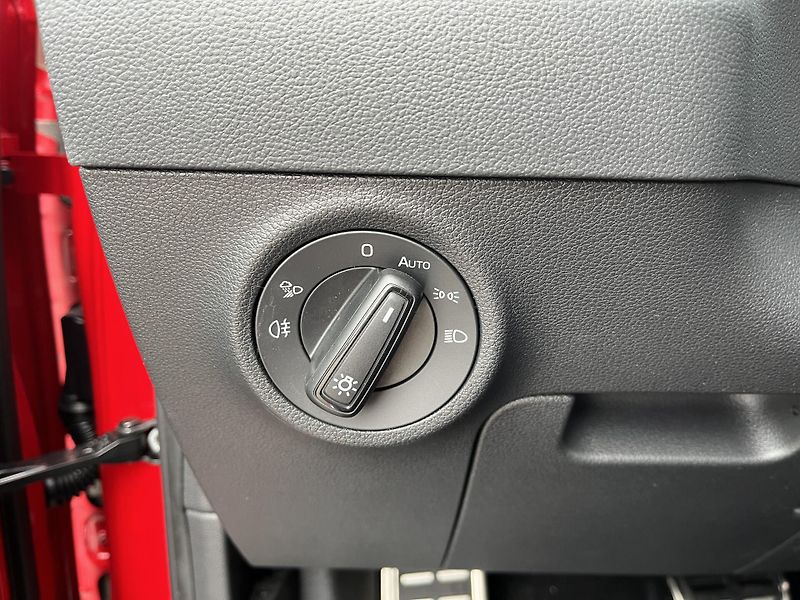 Škoda Karoq SPORTLINE 1,5TSI DSG 110kW - fotka 20 z 24