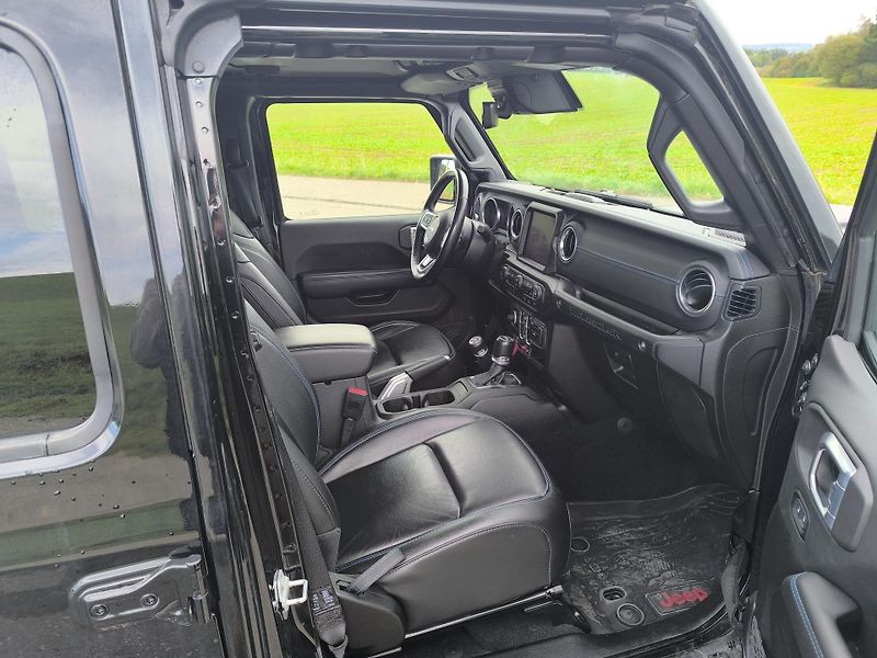 Jeep Wrangler (2022) 2.0 PHEV,4x4,ČR,SERVISN9 KN - fotka 14 z 38