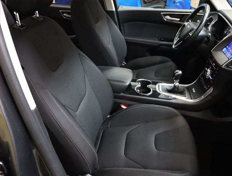 Ford S-MAX (2019) 2.0 EcoBlue, 7 míst, Navi - fotka 9 z 22
