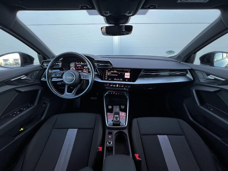 Audi A3 35TFSI 110kW Aut S-Line DPH TZ - fotka 7 z 23