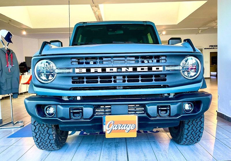 Ford Bronco (2022) 2,7 EcoBoost V6 4x4 DOHC 4VGT - fotka 2 z 15