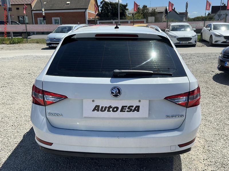 Škoda Superb (2016) 2.0 TDi, ČR, DSG, bixen - fotka 5 z 19