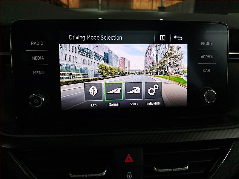 Škoda Kamiq (2022) Monte Carlo 1.5 TSI - fotka 21 z 25
