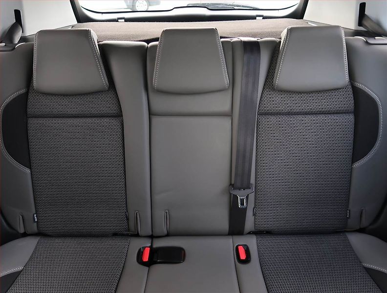 Peugeot 2008 (2018) 1.2 PureTech, Serv.kniha, Kůže - fotka 10 z 19