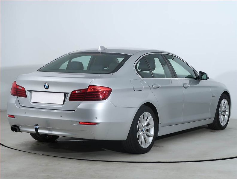 BMW Řada 5 (2014) 528i, Automat, Serv.kniha - fotka 5 z 22