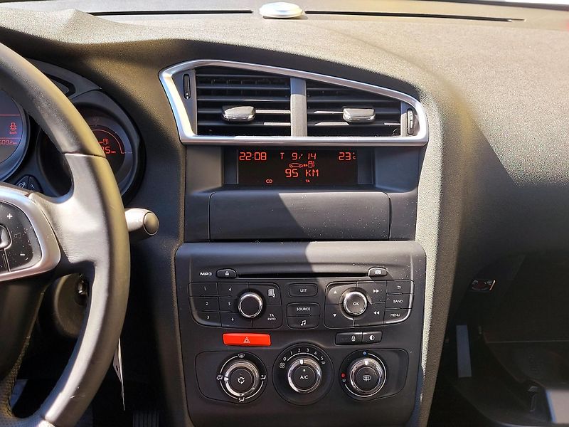 Citroën C4 1,4 95k Furio *SERVIS.KNIHA*CZ - fotka 32 z 39