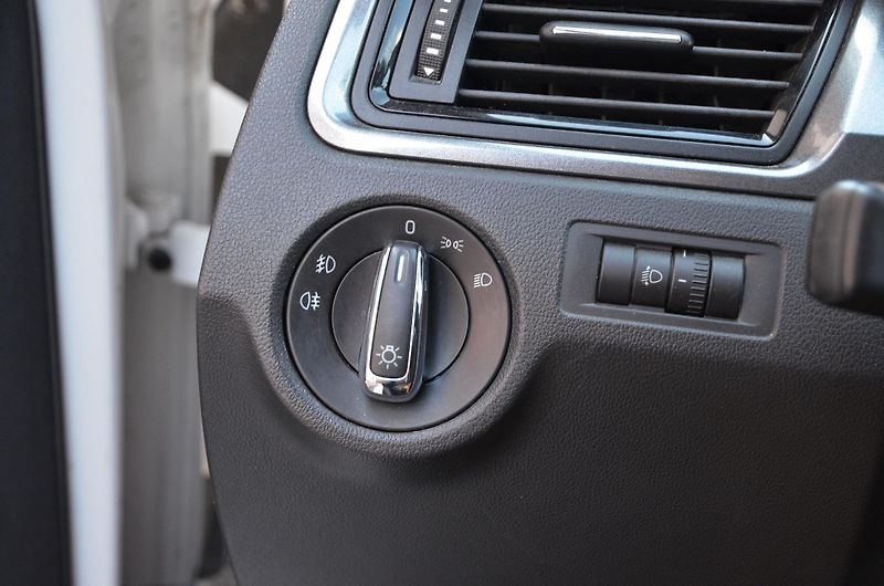 Škoda Rapid (2014) 1.2 TSi 63kW AMBITION / ČR - fotka 19 z 28
