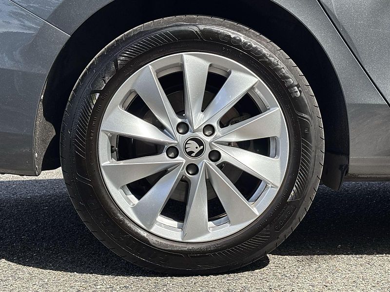 Škoda Superb (2025) Combi 2.0 TDI DSG Selection - fotka 29 z 32