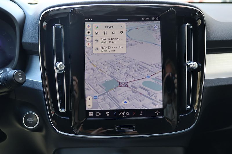 Volvo XC40 (2024) Plus, B3 Mild hybrid, Benzín,  - fotka 14 z 20