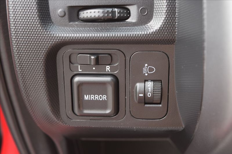 Honda Jazz 1,3 i 57KW NOVÁ STK BEZ KOROZE - fotka 34 z 45