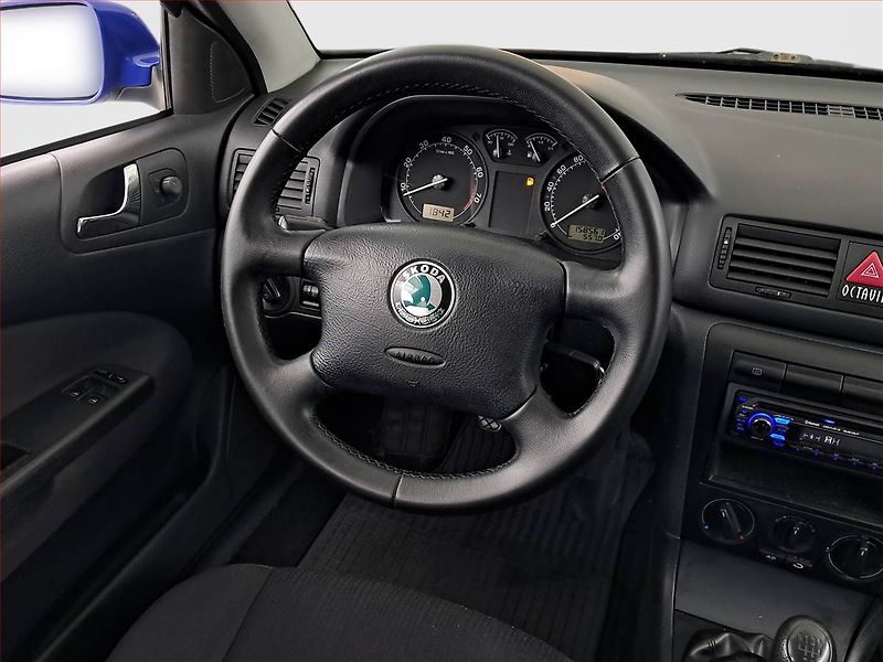 Škoda Octavia (2009) 1.6, nová STK, jezdí výborně - fotka 7 z 14