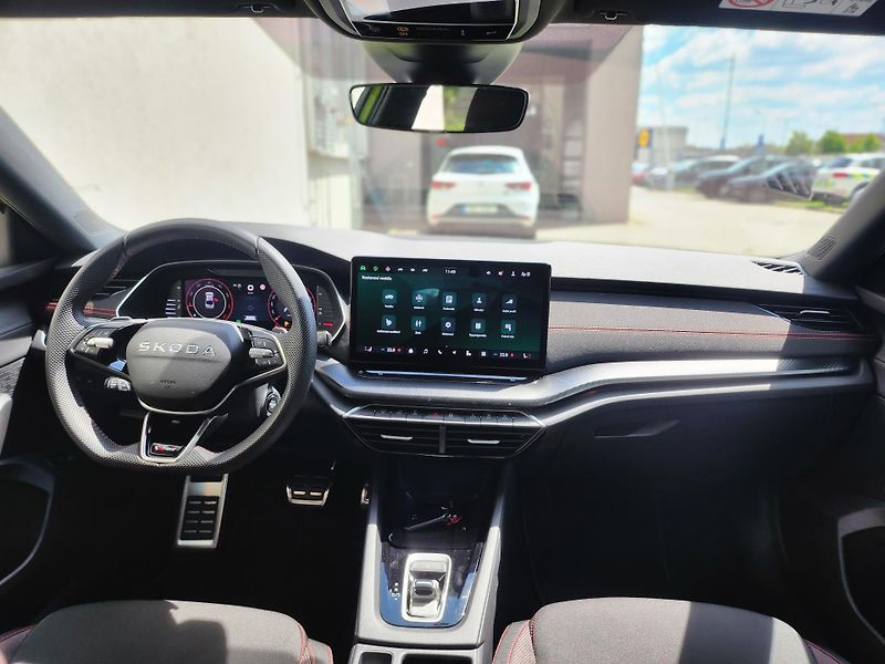 Škoda Octavia RS 2.0 TSI 195 kw DSG - fotka 5 z 28