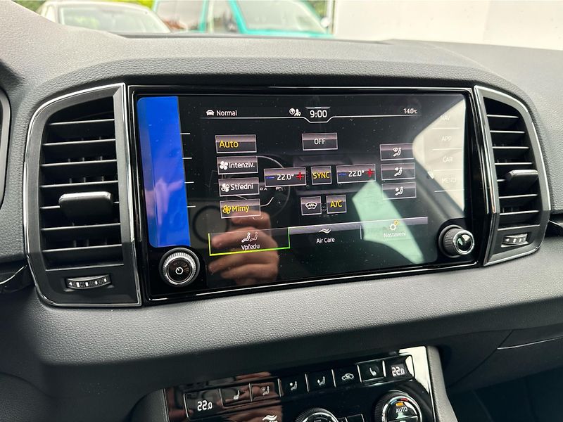 Škoda Karoq Top Selection 1,5 TSI 110 kW 6 - fotka 15 z 21