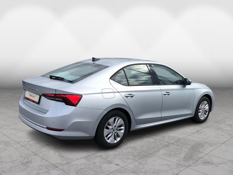 Škoda Octavia 2.0 TDi AMBITION - fotka 2 z 28