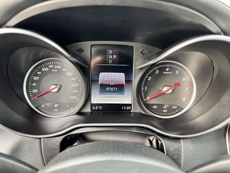 Mercedes-Benz Třídy C (2017) 180 115kW Exclusive  - fotka 22 z 28