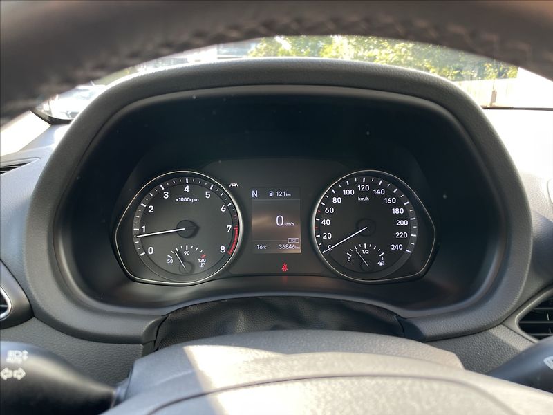 Hyundai i30 1,5 T-GDI Combi Comfort PDC - fotka 9 z 23