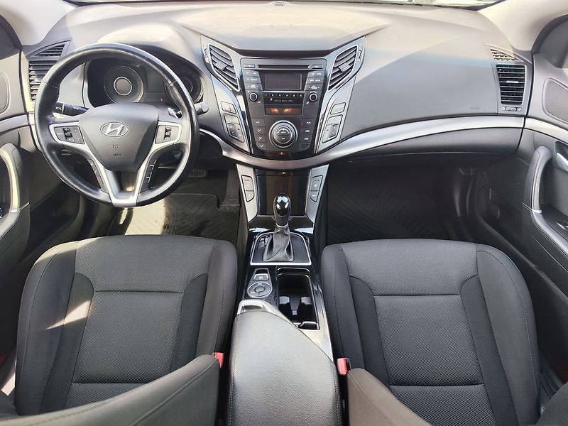 Hyundai i40 1.7 CRDI/100kW Experience AT - fotka 12 z 29