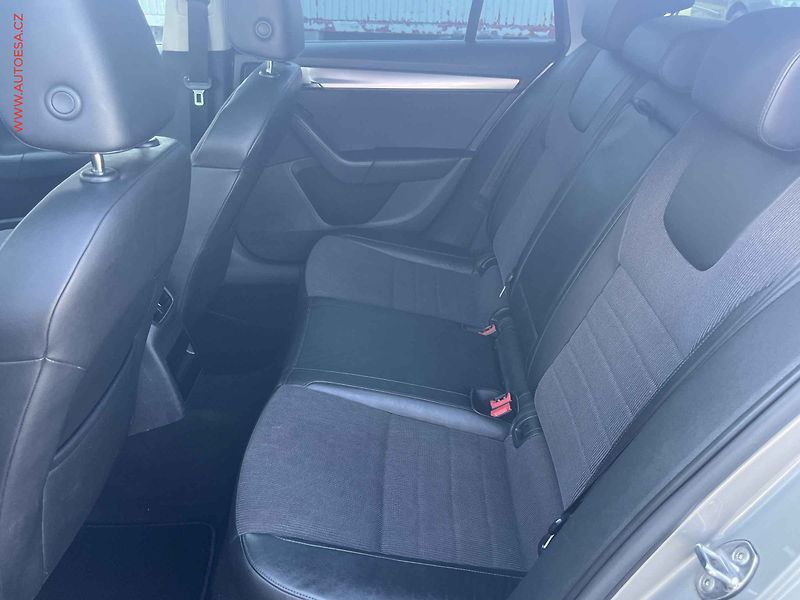 Škoda Octavia (2014) 1.6 TDi, DSG, STK 12/27 - fotka 10 z 14