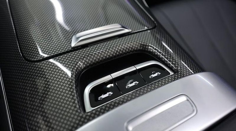 Mercedes-Benz CLE 300 4M AMG premium 360k HuD - fotka 18 z 22