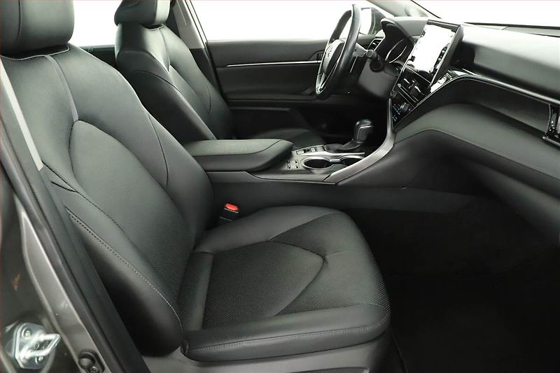Toyota Camry (2021) 2.5 Hybrid - fotka 7 z 20