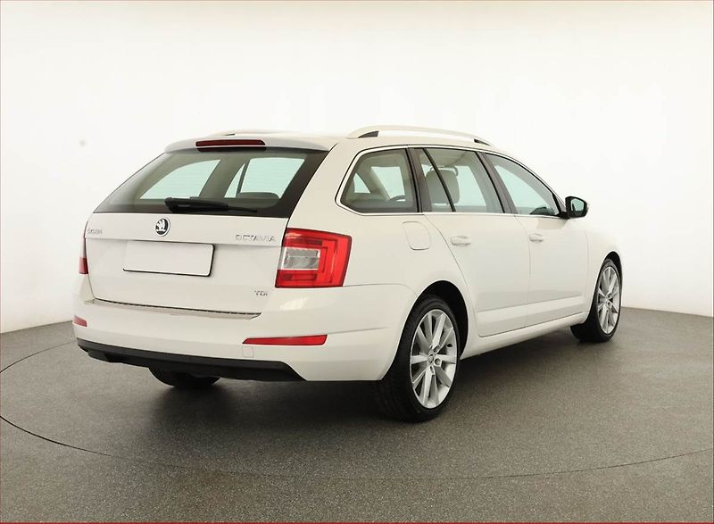 Škoda Octavia (2013) 1.6 TDI, Automat, Serv.kniha - fotka 5 z 21