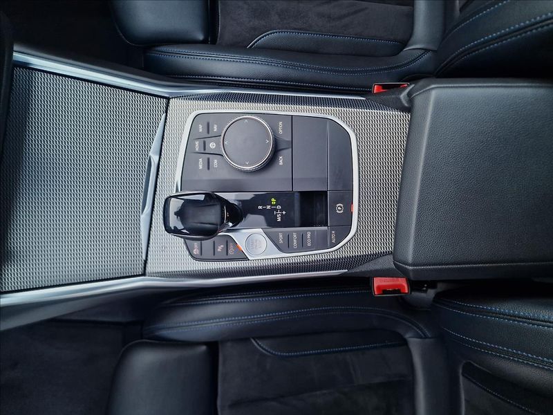 BMW Řada 3 320d xDrive,M Sport,ČR,1.Maj. - fotka 35 z 50
