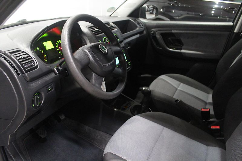 Škoda Fabia (2011) Škoda Fabia 1.2i + lpg, klima - fotka 5 z 16