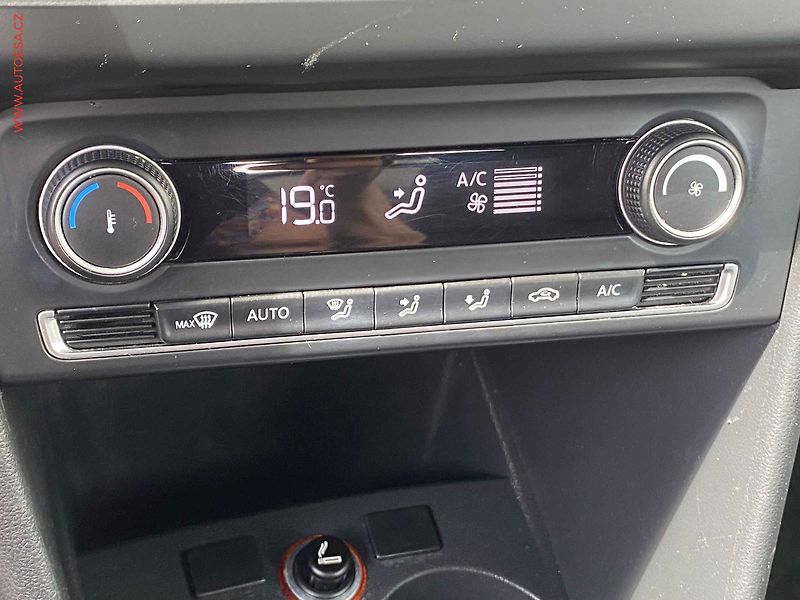 Volkswagen Polo (2015) 1.0 MPi, Comfortline, výhřev - fotka 13 z 17