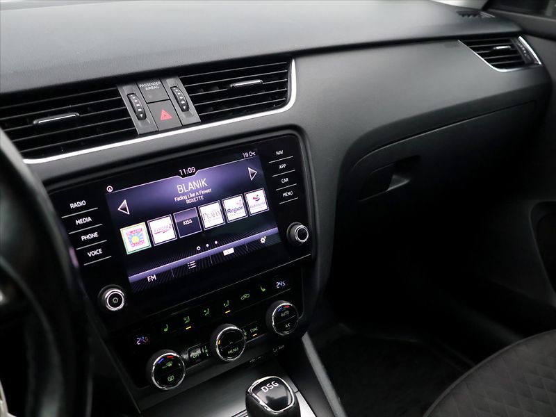 Škoda Octavia 1,4 TSI 110kW DSG 1.maj Klima - fotka 17 z 29