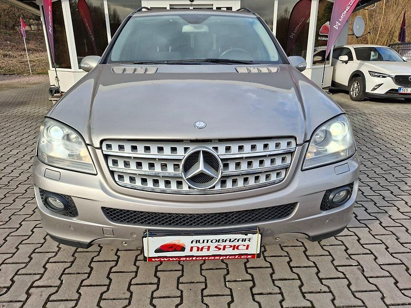 Mercedes-Benz Třídy M (2007) 320CDI 165kW 4MATIC - fotka 3 z 35