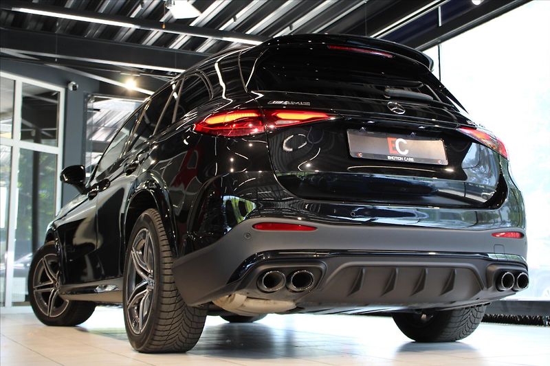 Mercedes-Benz GLC 43 AMG 4MATIC Premium Night/36 - fotka 9 z 39